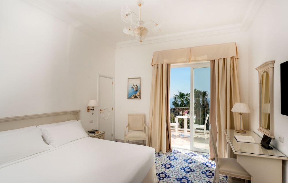 STANDARD, DOUBLE OR TWIN BED, SEA VIEW, BALCONY