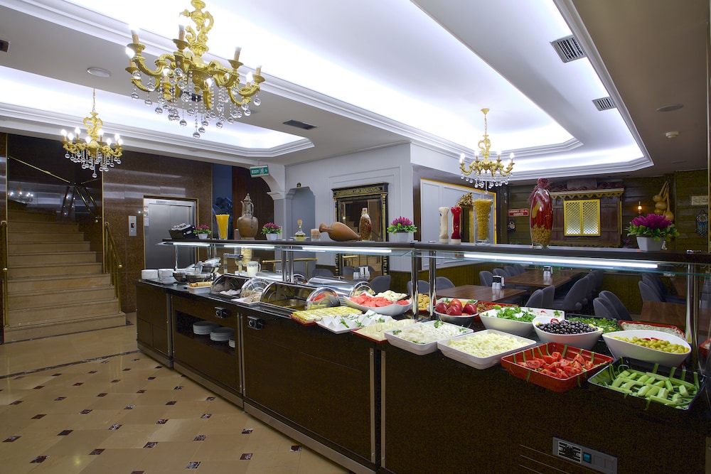 Grand Ant Hotel 9/47