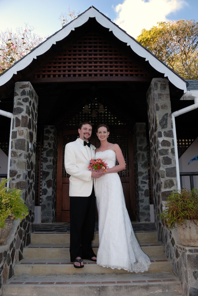 SPRING HOUSE BEQUIA 3/50