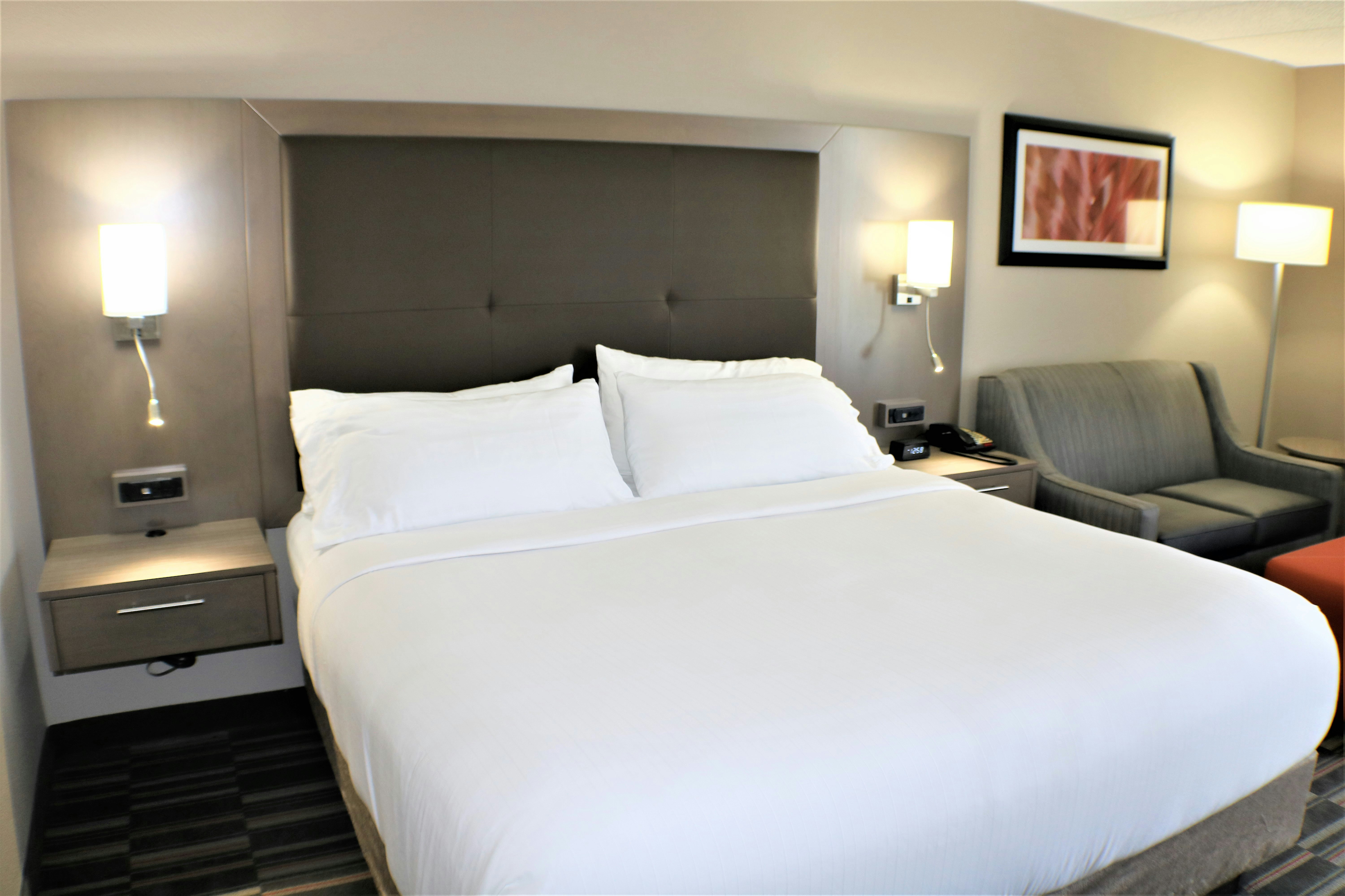 Holiday Inn Express Woodstock-Shenandoah Valley 13/28