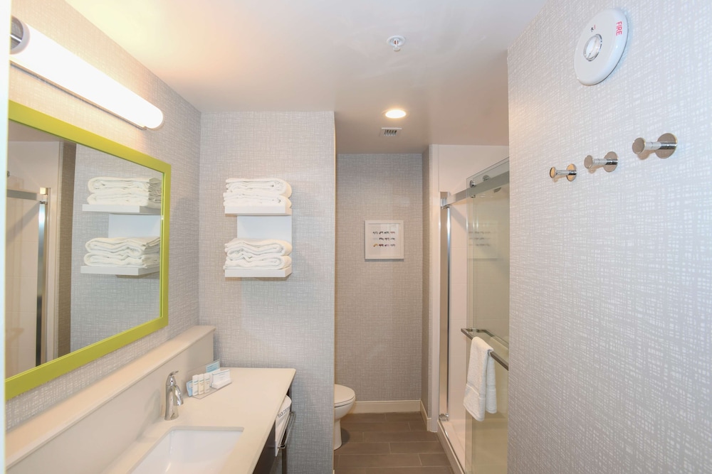 Hampton Inn and Suites Cincinnati Liberty Township 25/49
