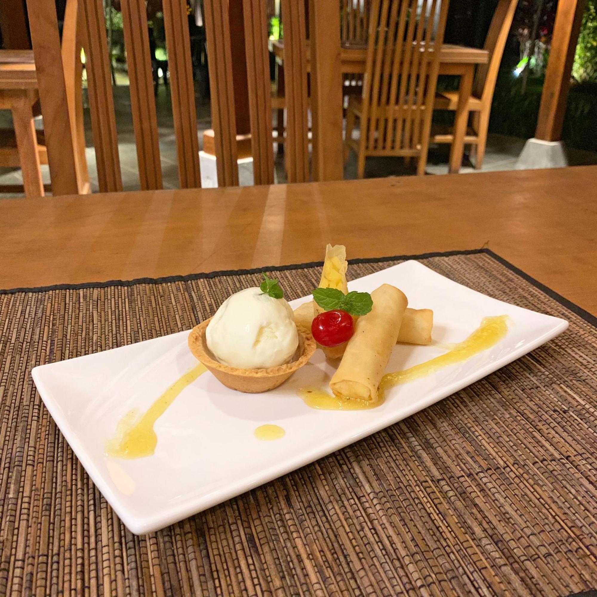 The Nalaya Hotel & Resto 30/49