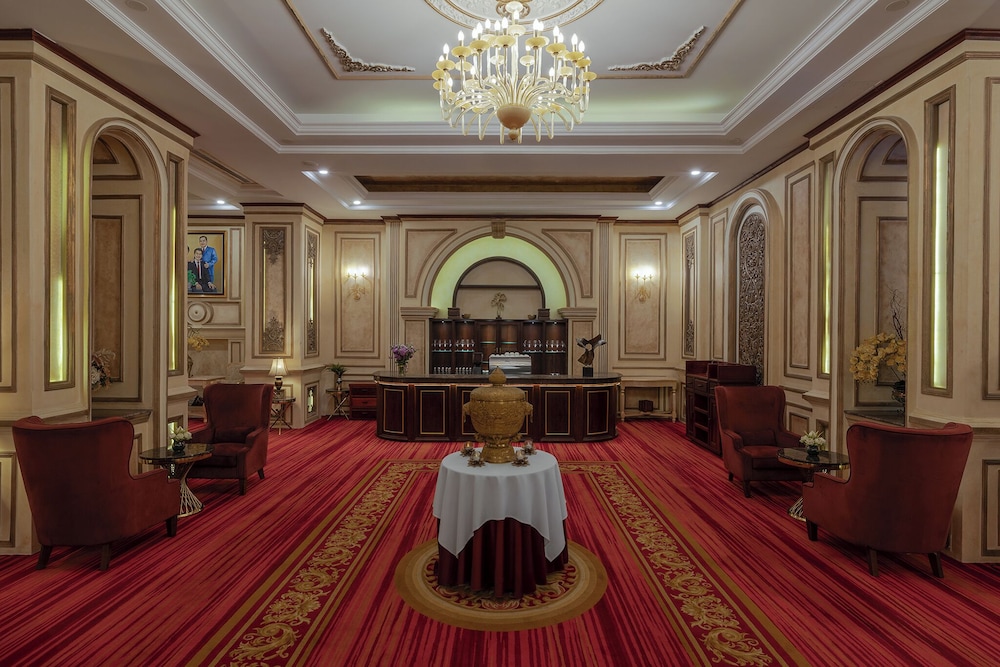 Anik Palace 30/47