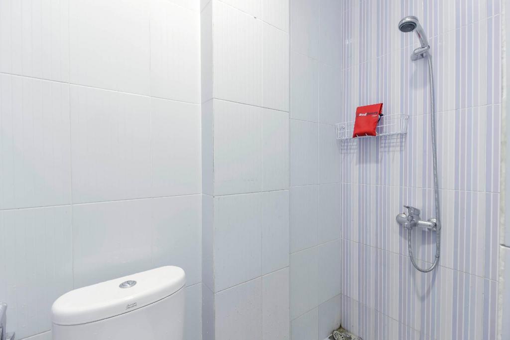 Reddoorz Near Metropolitan Mall Bekasi 46/50