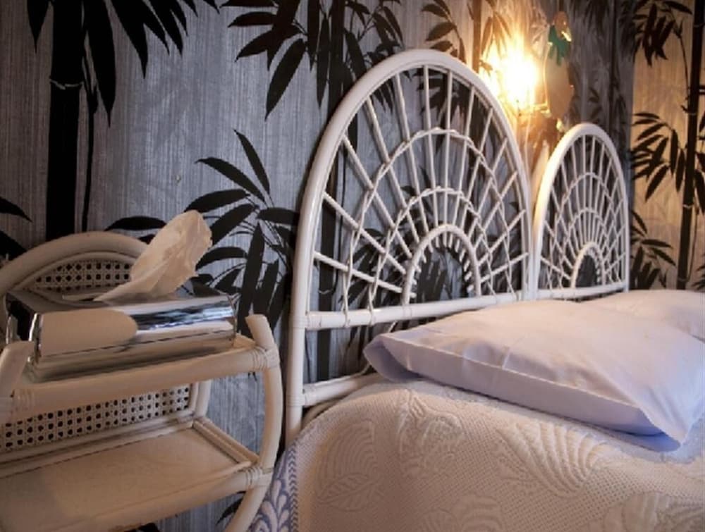 HOTEL LES TILLEULS 20/28