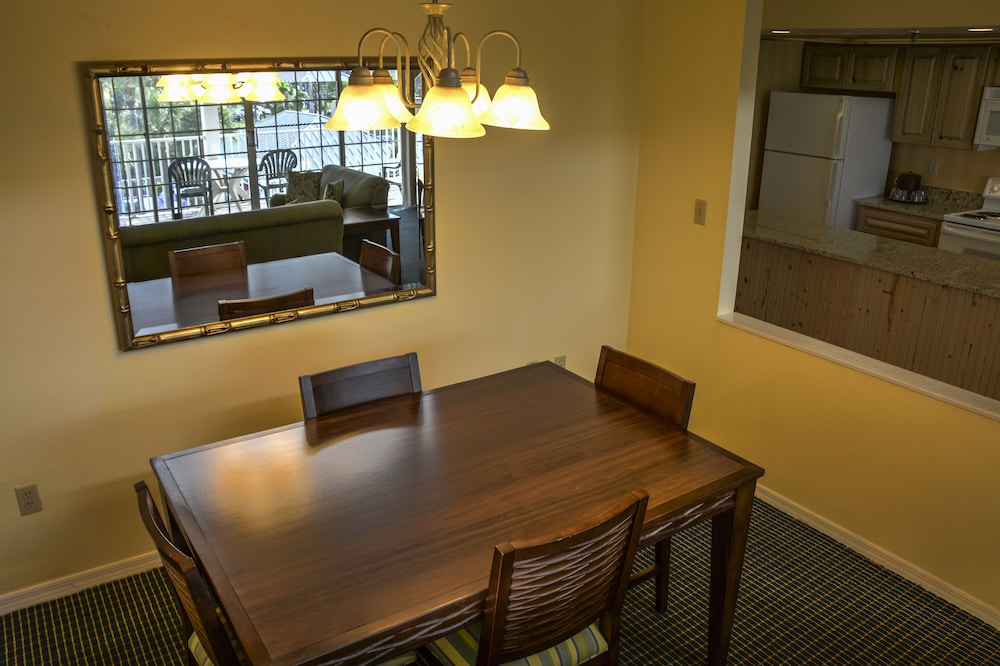 Holiday Inn & Suites Clearwater Beach S-harbourside 103/130