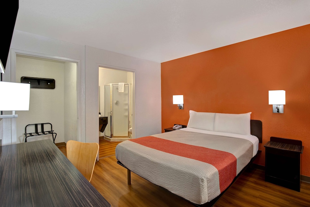 Motel6 Monterey, CA 29/57