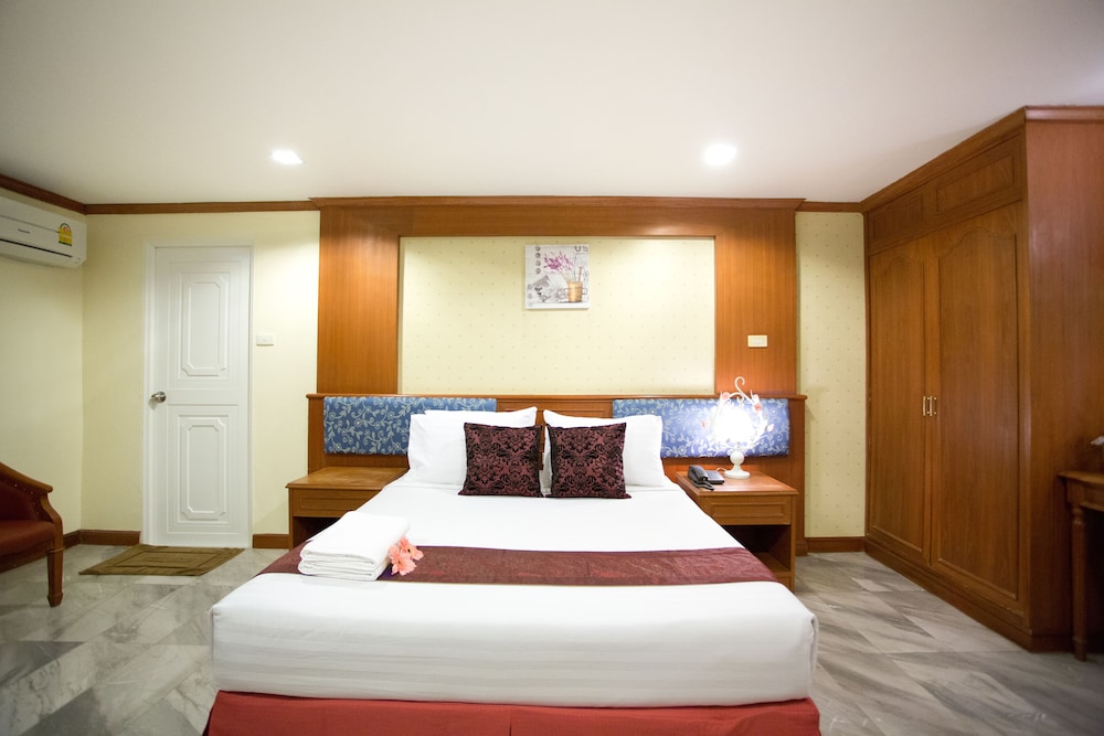 Chaipat Hotel 14/66