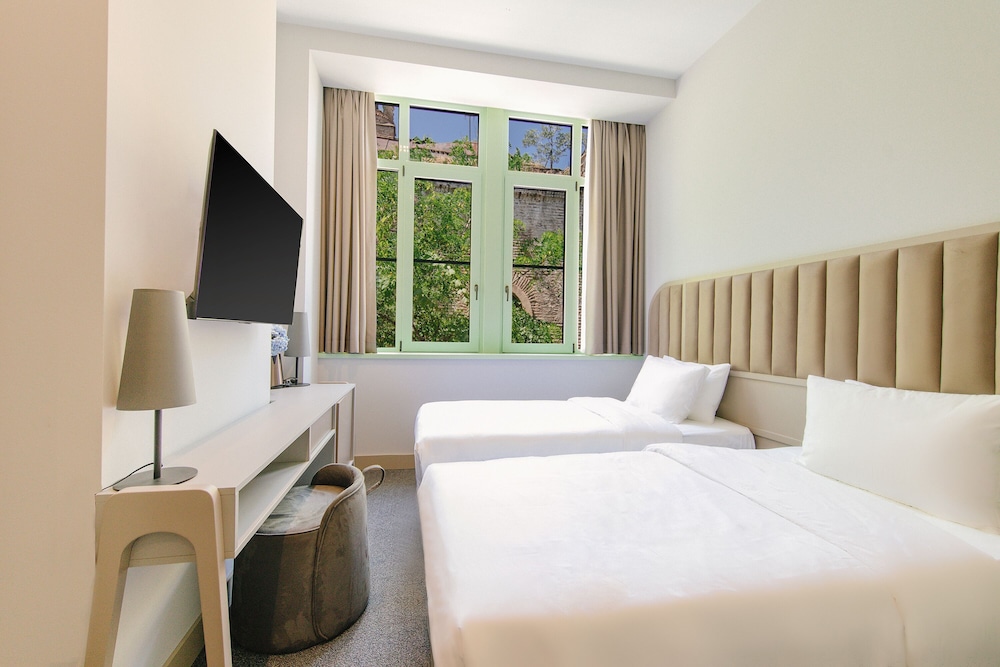 STANDARD, DOUBLE OR TWIN BED