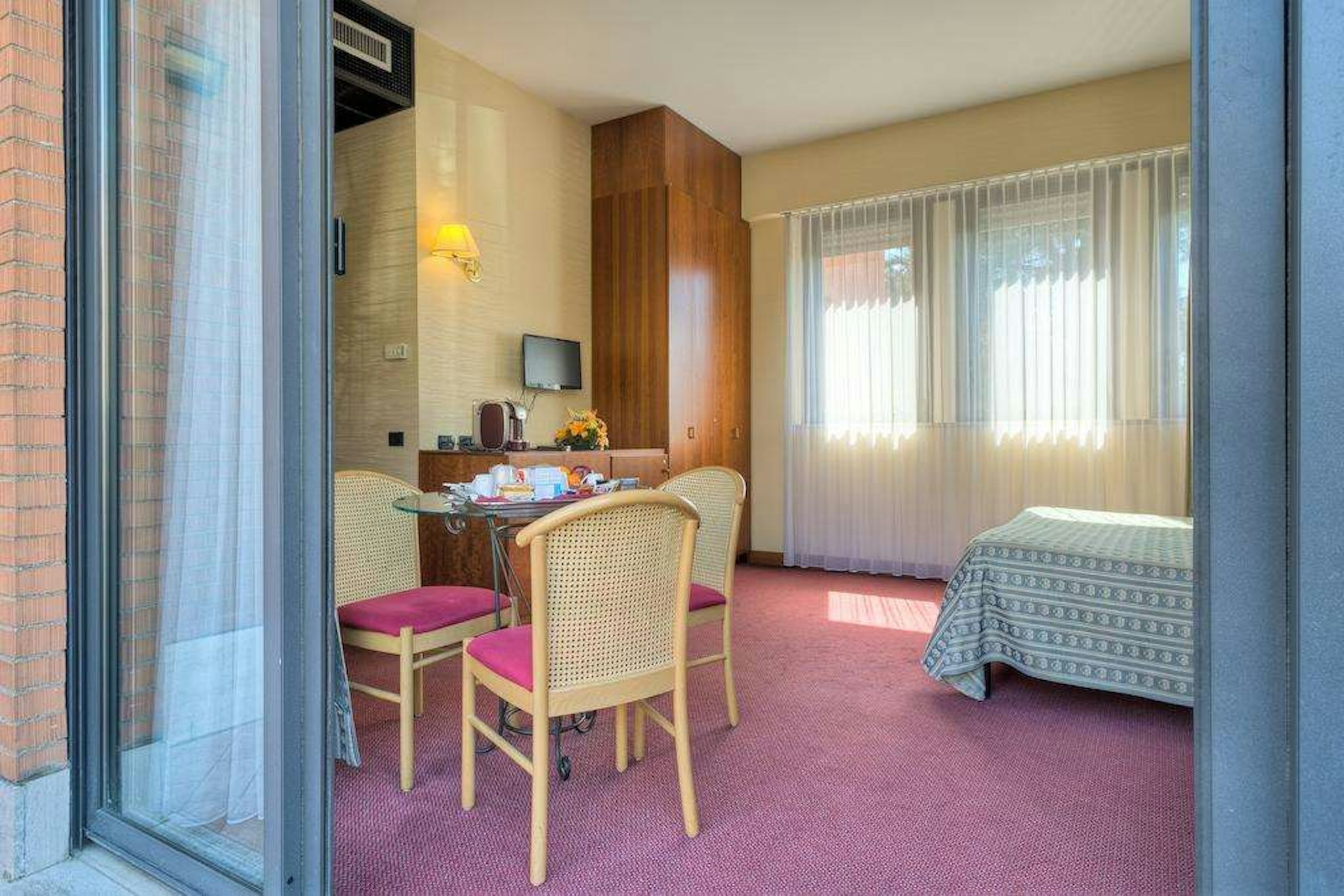 Petra Hotel And Residence 52/60