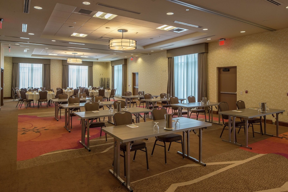 Hilton Garden Inn Uniontown 49/51