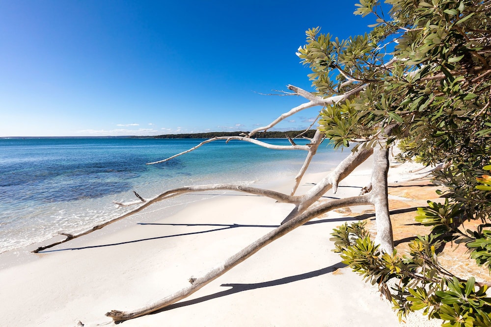 JERVIS BAY MOTEL 57/71