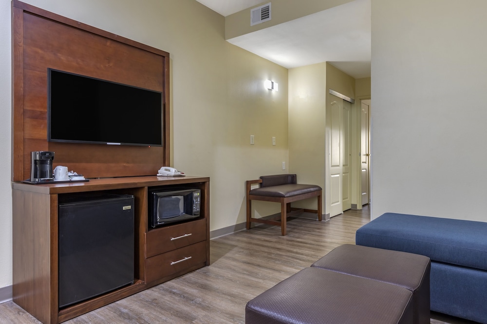 Comfort Inn and Suites High Point - Archdale 12/35