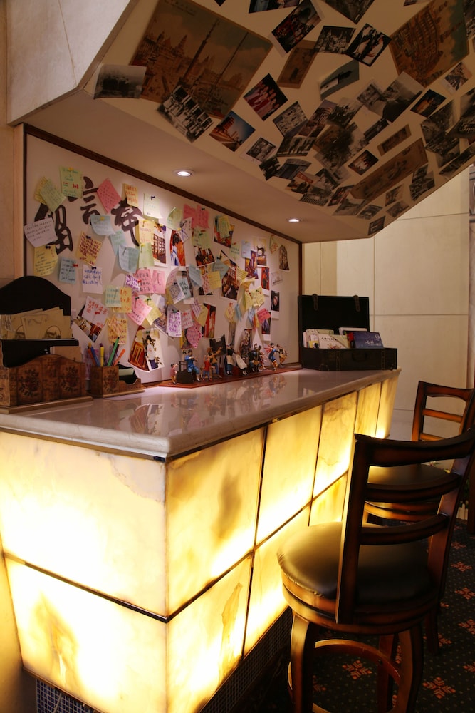 Shanghai Hotel 8/50