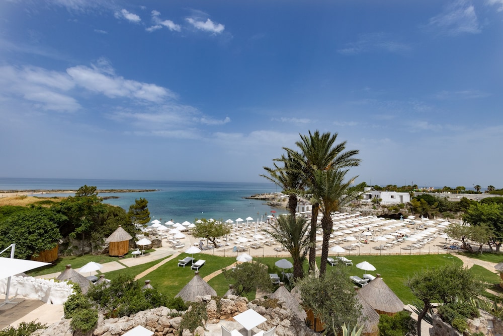 Grotta Palazzese Beach Hotel 53/61