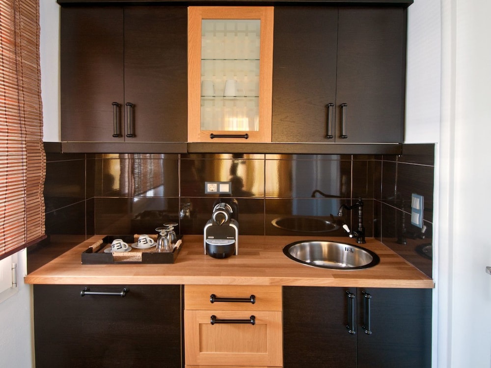 Miland Suites 53/74