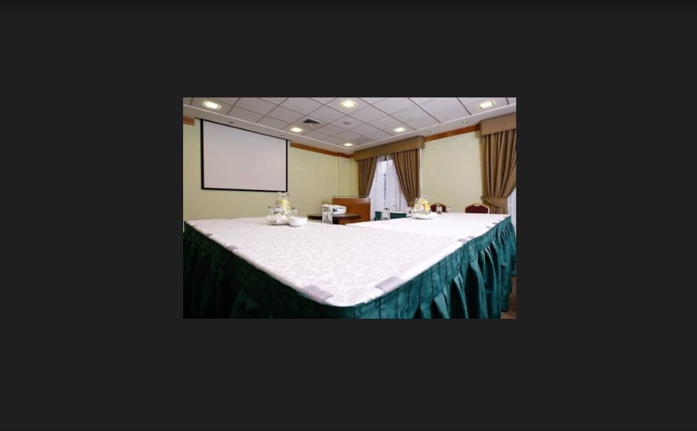 Hotel Diego de Almagro Coyhaique 39/43