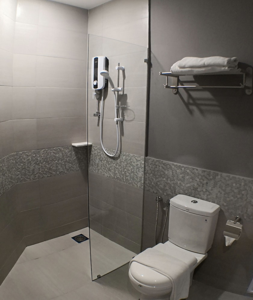 H Boutique Hotel Xplorer Kota Damansara 37/39