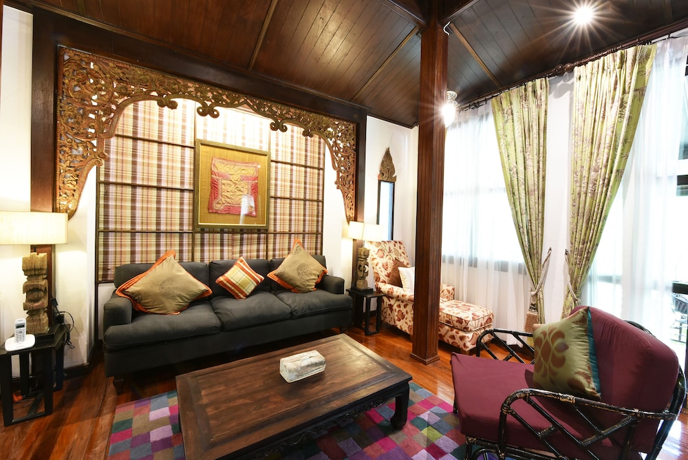 Zantiis Ndol Villas 51/66