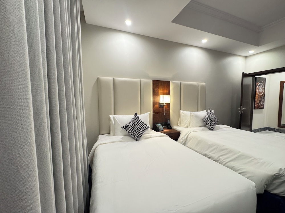 OYO 687 Sunday jeddah Hotel 24/60