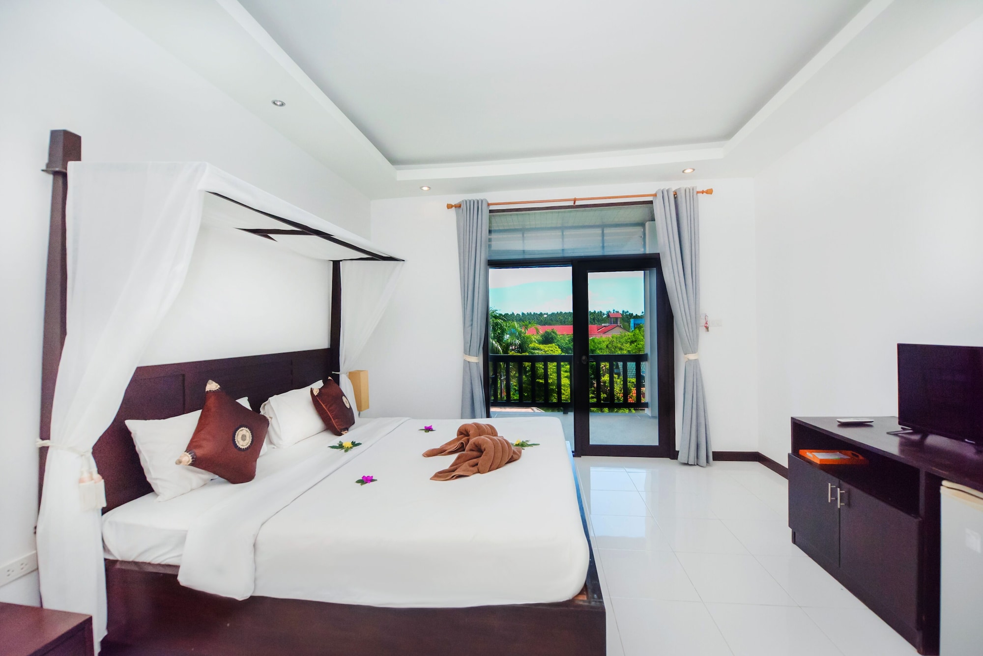 ROOM, DOUBLE BED, POOL VIEW