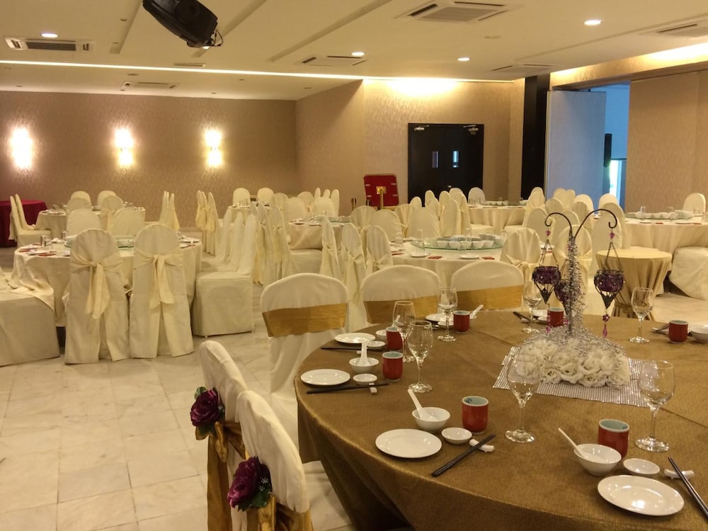 Straits View Hotel 25/33