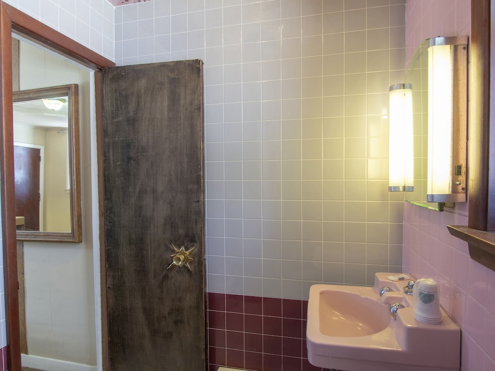 OYO Hotel Wilkes-Barre East 7/32