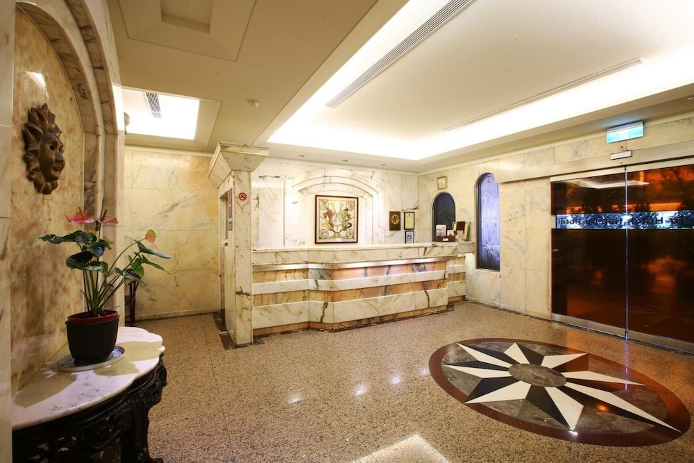 Hua Du Hotel 8/65