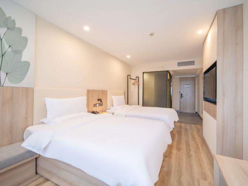 Room, Twin Beds