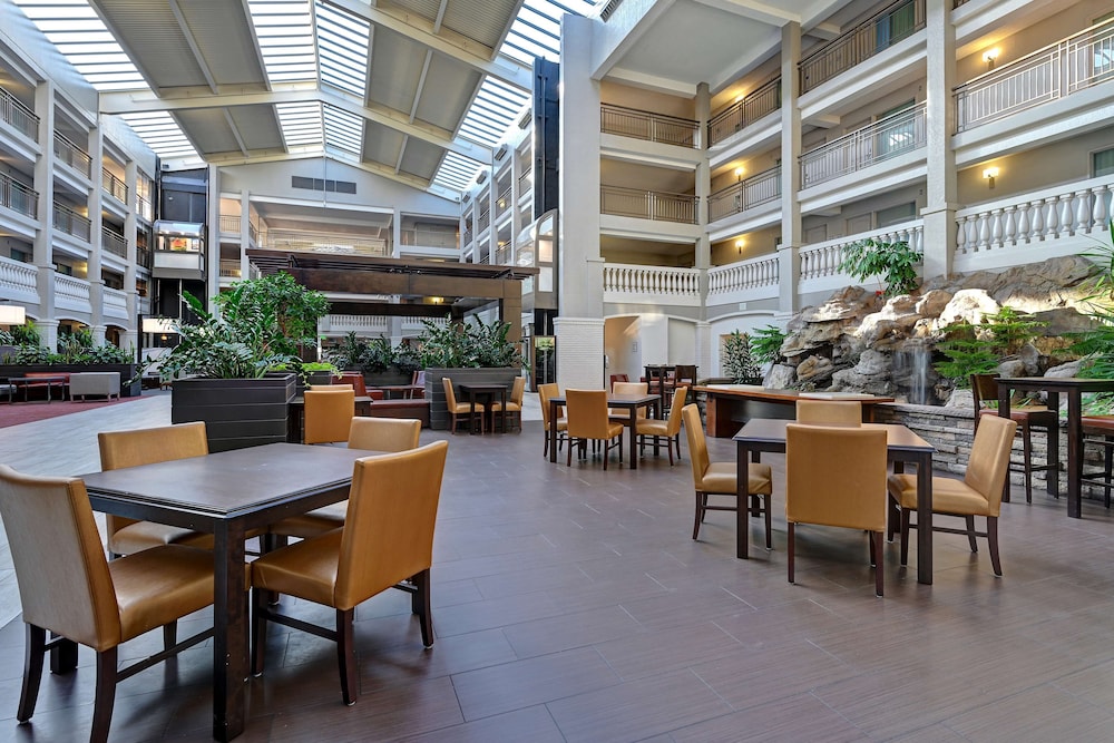 Embassy Suite Hotel Colorado Springs 53/68