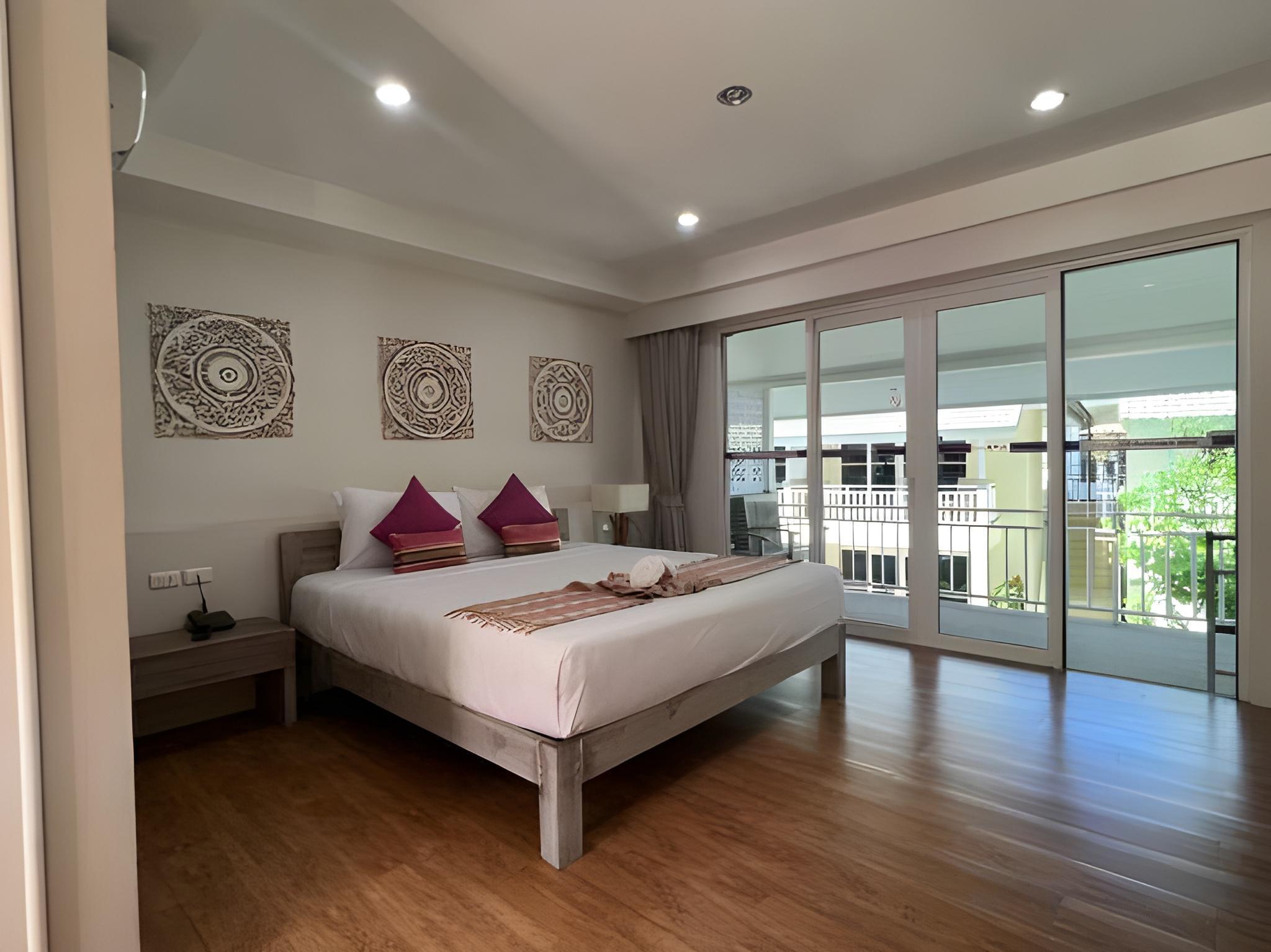 Ark Bar Beach Resort 28/64