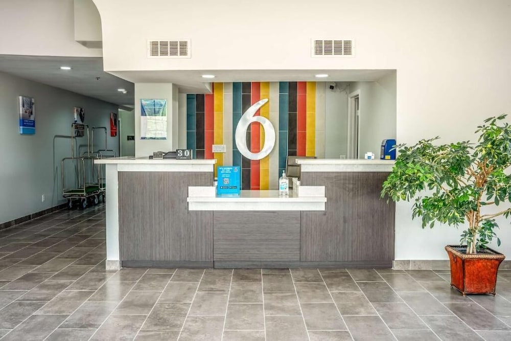 Lobby at Studio6 Claremore, OK, CLAREMORE - OK