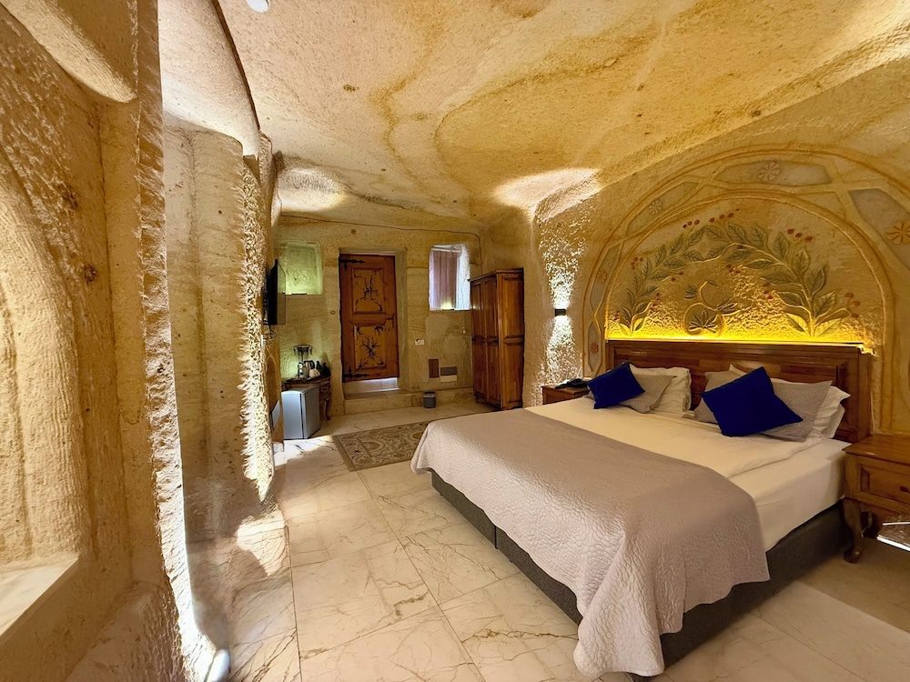 Crassus Cave Hotel 17/50