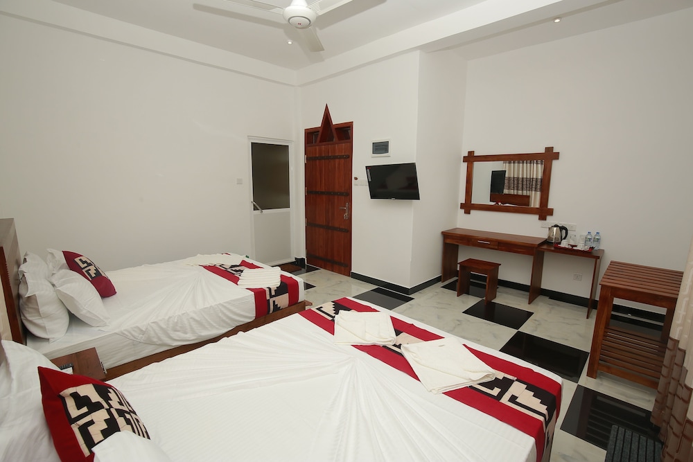 Yala Hotel River Front 7/39