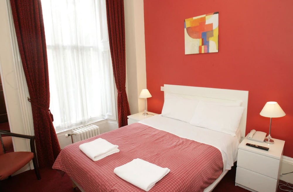CLIFTON HOTEL 13/43