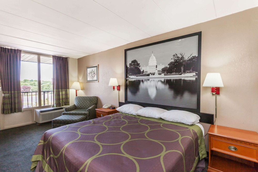 Super 8 By Wyndham Manassas 18/25