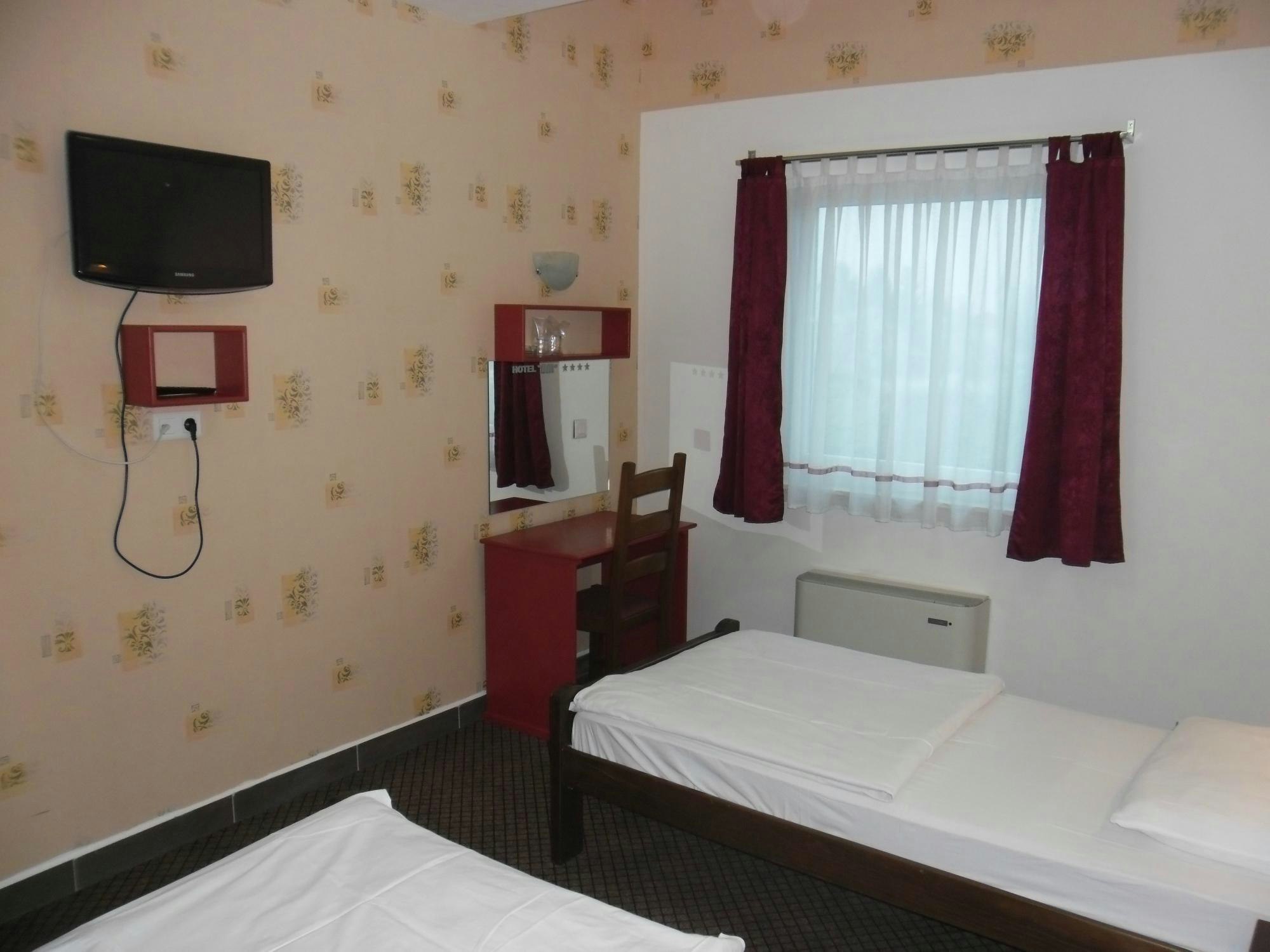 BM Hotel 8/16