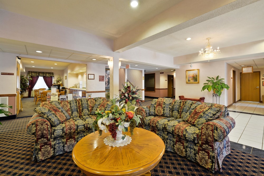 Baymont by Wyndham Albany, KY 28/34