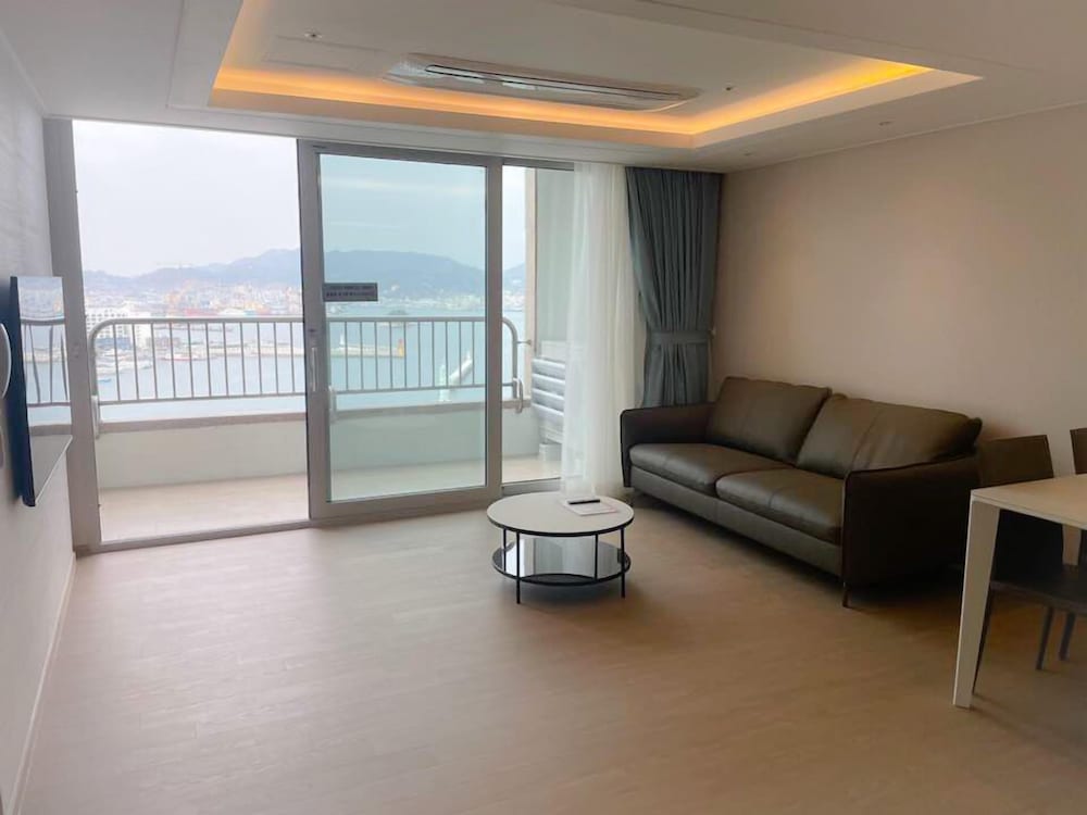 Kumho Tongyeong Marina Resort 32/52