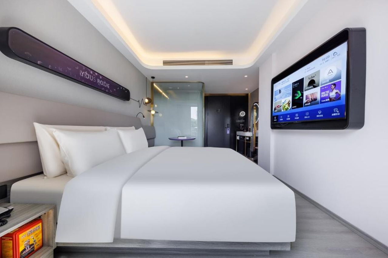 Shanghai National Convention and Exhibition Center Zhuguang Road Qingju Hotel 12/18
