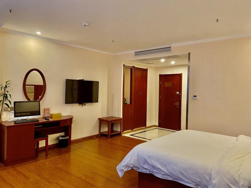 GreenTree Inn Jiangxi Shangrao Qianshan Ehu Avenue Express Hotel 13/26