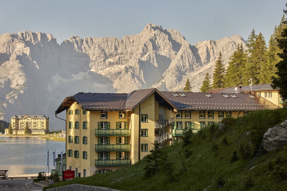 GRAND HOTEL MISURINA 4/87