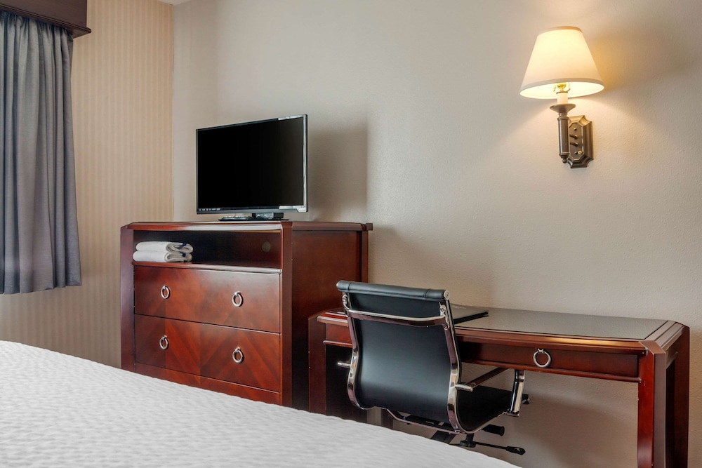 Wintergreen Hotel & Conference Center 42/49