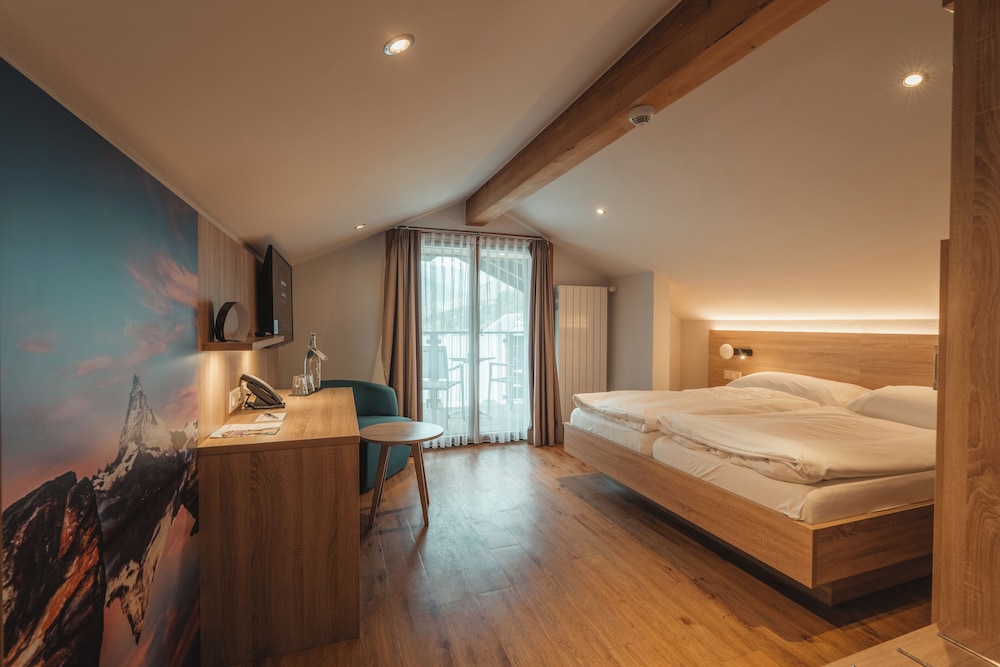 Room, Twin Beds