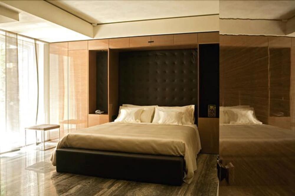 Romano House 18/69