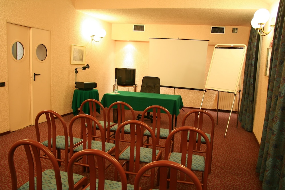 Albert Hotel 17/20