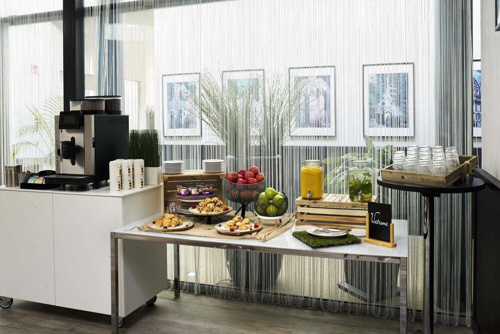 Park Inn By Radisson Liege Airport 66/81
