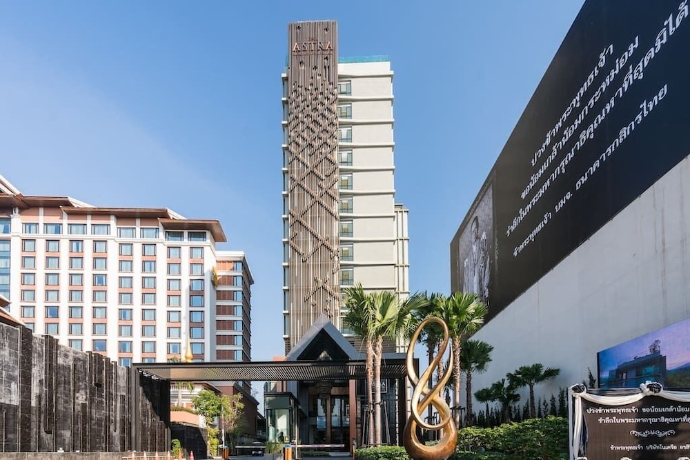 The Astra Condo 24/76