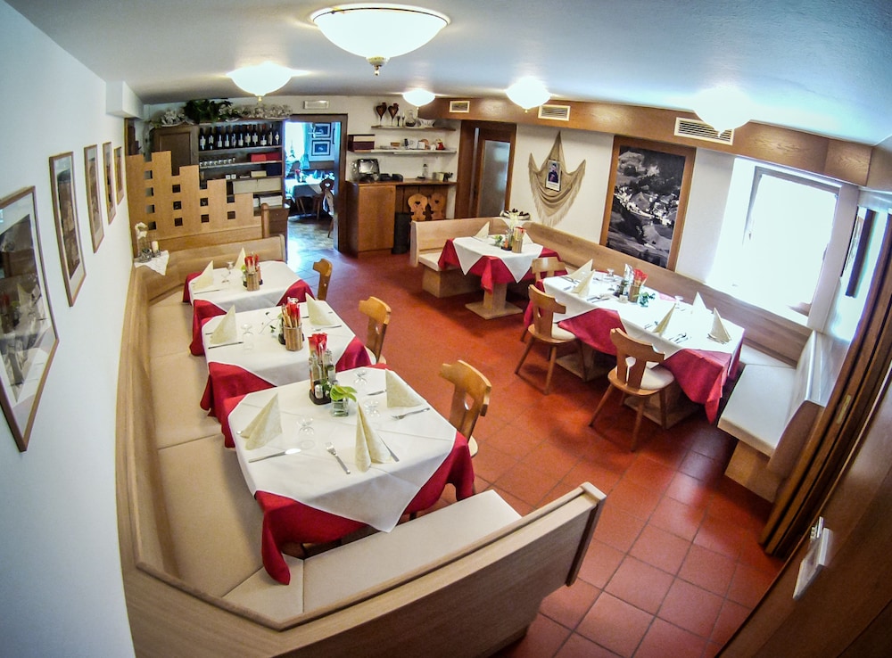 Hotel Ustaria Posta 36/47