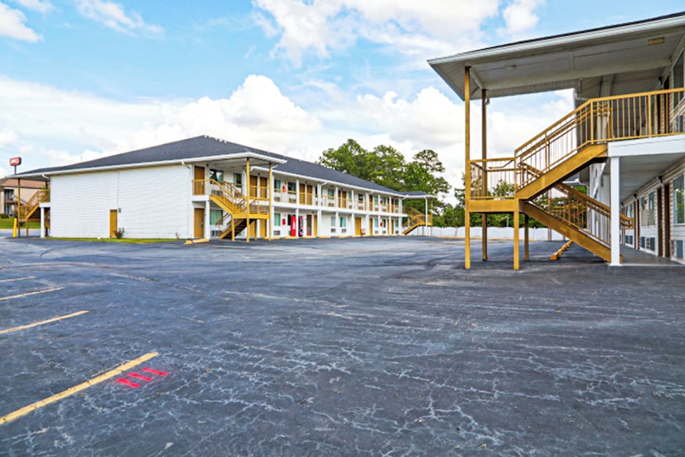 Economy Inn by OYO Ashburn I-75 41/54